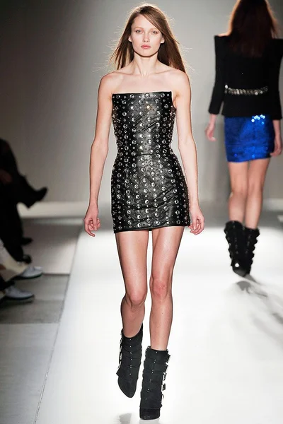 Look 10